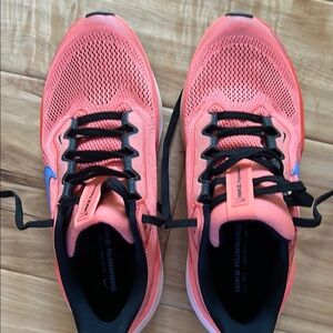 Size 6 youth Nike Pegasus 41